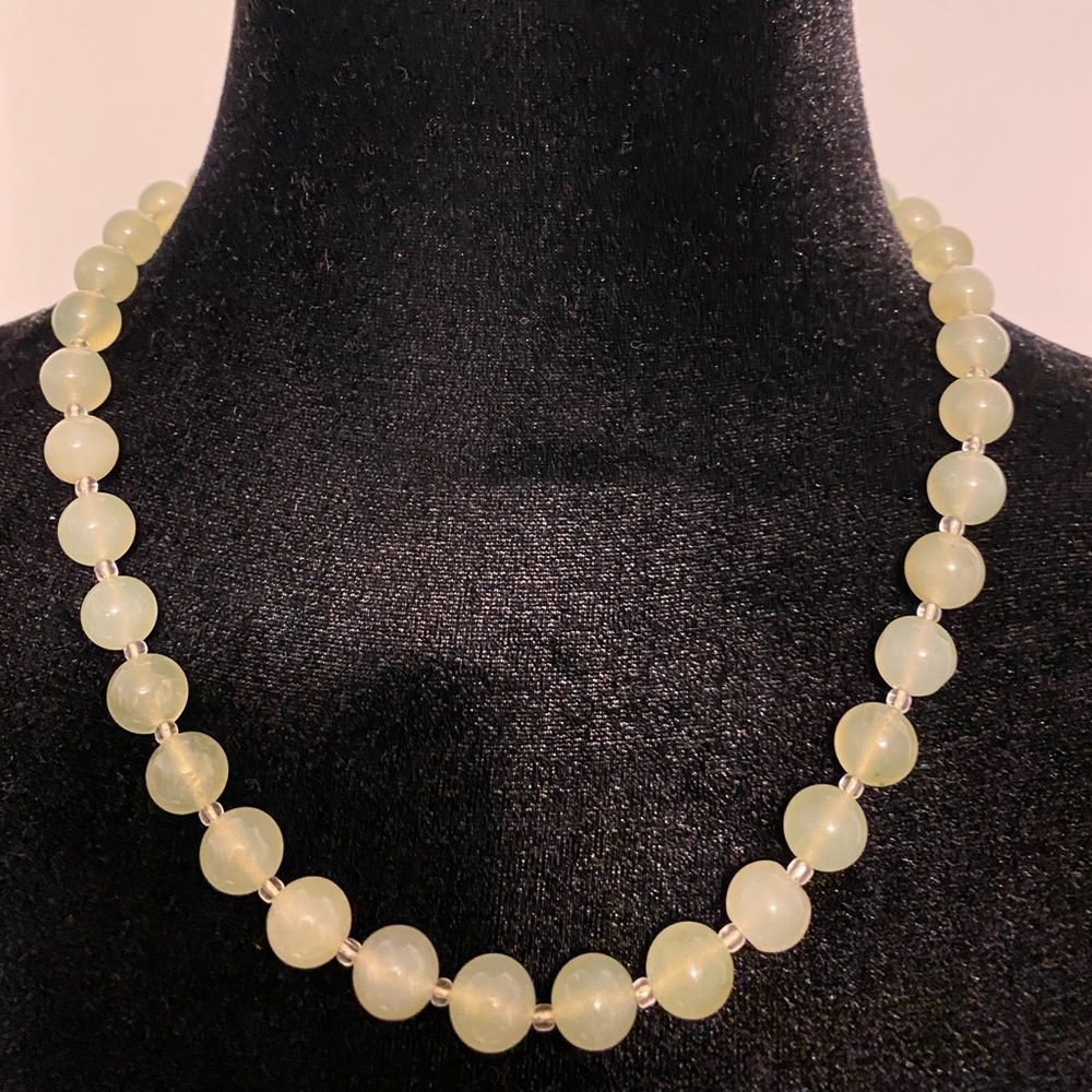 Vintage genuine light green jade beaded necklace- 19” long with bag